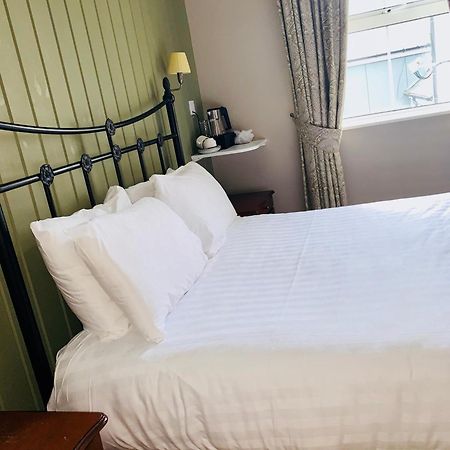 The Highlands Hotel Glenties Rum bild